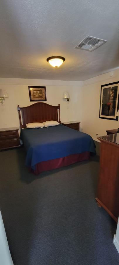 Husker Inn North Platte Bagian luar foto